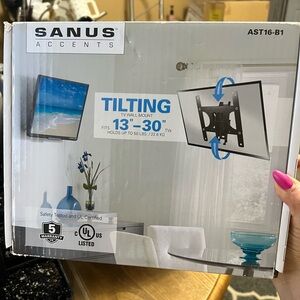 Sanuk Black Tilting TV Wall Mount 13”- 30”